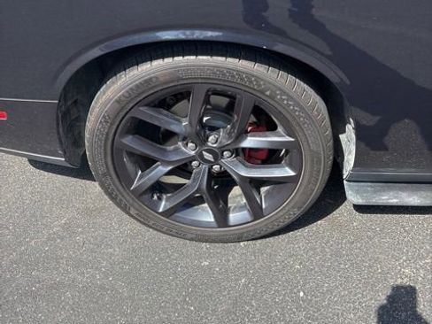 Used 2019 Dodge Challenger R/T w/ Driver Convenience Group image 40