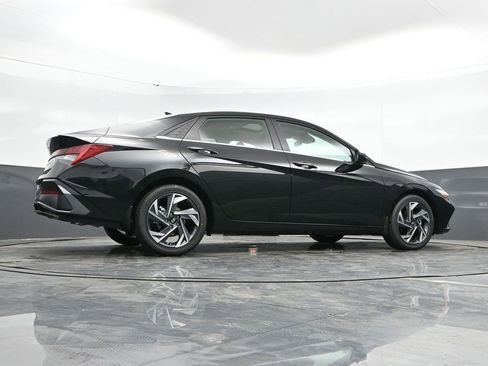 Used 2025 Hyundai Elantra Limited FWD image 48