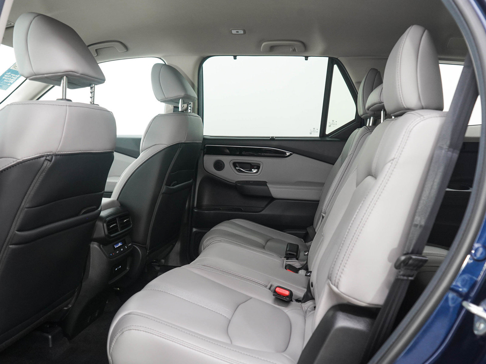 Used 2025 Honda Pilot EX-L image 16
