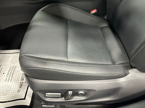 Used 2025 Toyota Prius XLE image 13