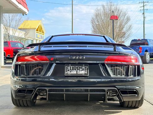 Used 2018 Audi R8 V10 w/ Black Optic Package image 4