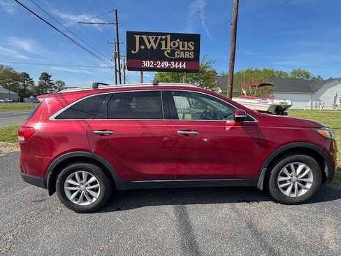 Used 2016 Kia Sorento FWD image 2