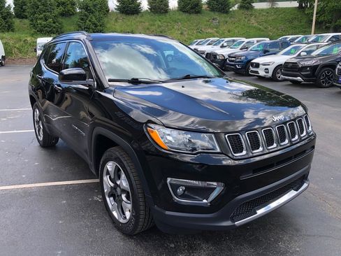 Used 2018 Jeep Compass Limited AWD/4WD image 7