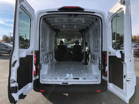 New 2026 Ford Transit 250 148 Medium Roof RWD image 8