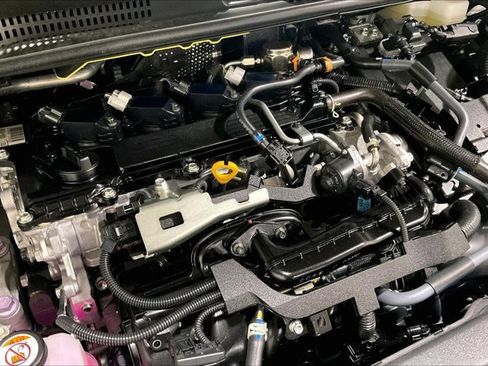 Used 2025 Toyota Prius XLE image 32