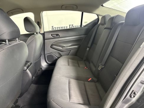 Used 2025 Nissan Altima 2.5 SV FWD image 23