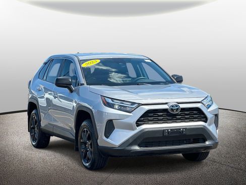 Used 2023 Toyota RAV4 LE FWD image 6
