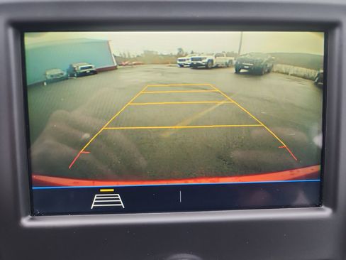 Used 2019 Chevrolet Equinox LT image 18