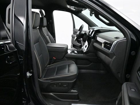 Used 2025 GMC Yukon Elevation image 34