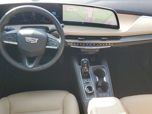 Certified 2024 Cadillac XT4 Luxury w/ Cold Weather Package AWD/4WD image 30