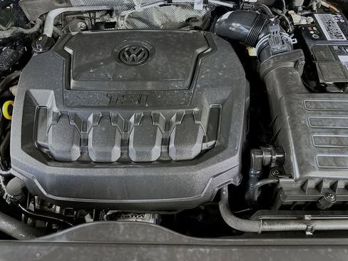 Used 2022 Volkswagen Tiguan SE R-Line FWD image 9