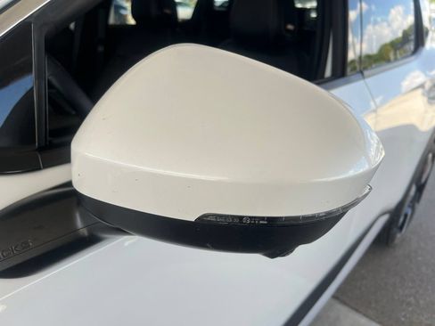 Used 2025 Nissan Kicks SR w/ SR Premium Package AWD/4WD image 34