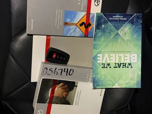 Used 2018 Toyota Camry XLE image 14