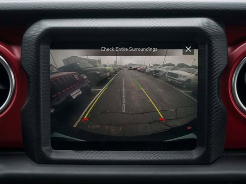 Used 2023 Jeep Wrangler Unlimited Rubicon w/ Cold Weather Group image 18