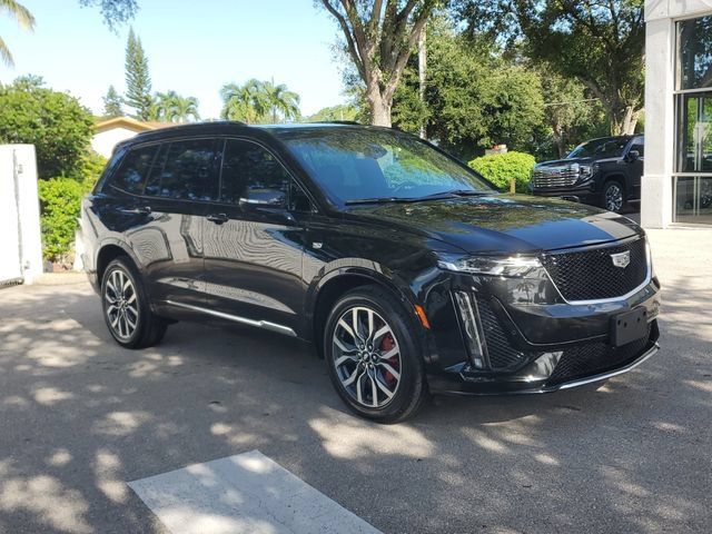 Used 2023 Cadillac XT6 Sport w/ LPO, Floor Liner Package AWD/4WD image 7