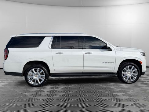 Used 2023 Chevrolet Suburban High Country image 8