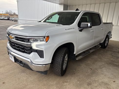 Used 2023 Chevrolet Silverado 1500 LT image 3