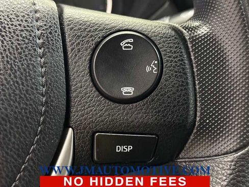 Used 2015 Toyota Corolla LE image 36