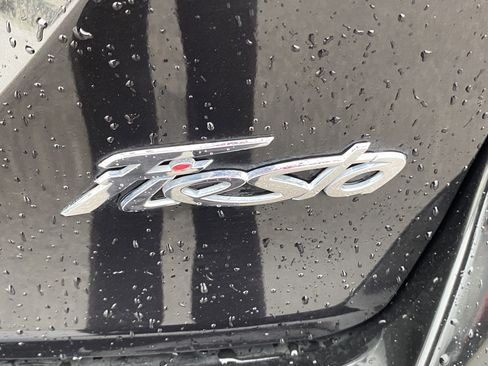 Used 2014 Ford Fiesta SE image 26