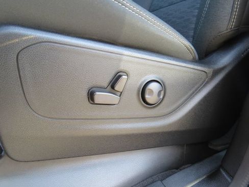Certified 2025 RAM 1500 Big Horn AWD/4WD image 16