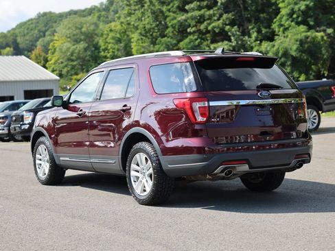 Certified 2018 Ford Explorer XLT AWD/4WD image 3