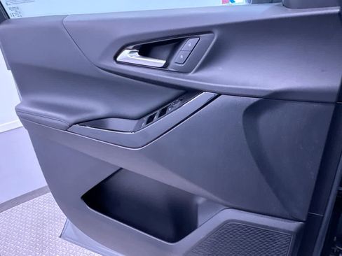 Used 2025 Chevrolet Equinox LT image 29