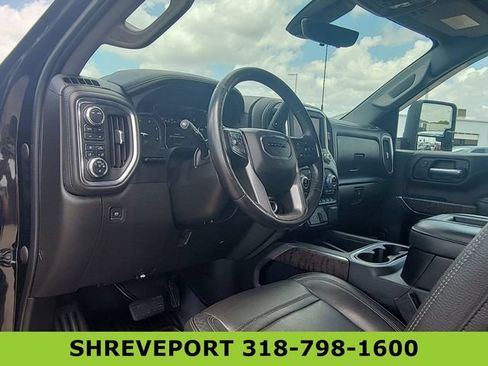 Certified 2022 GMC Sierra 2500 Denali w/ Denali Black Diamond Edition AWD/4WD image 10
