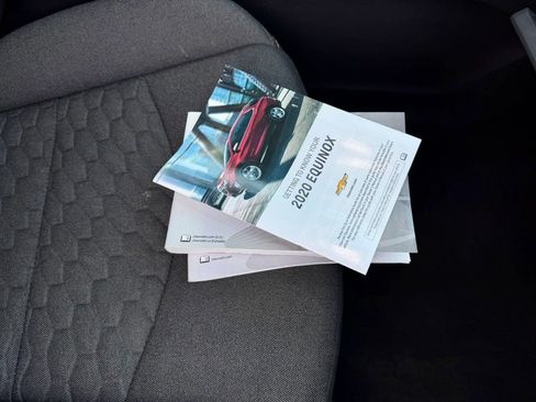 Used 2020 Chevrolet Equinox LT image 40