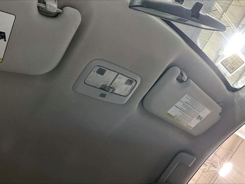 Used 2015 Toyota Corolla LE image 13