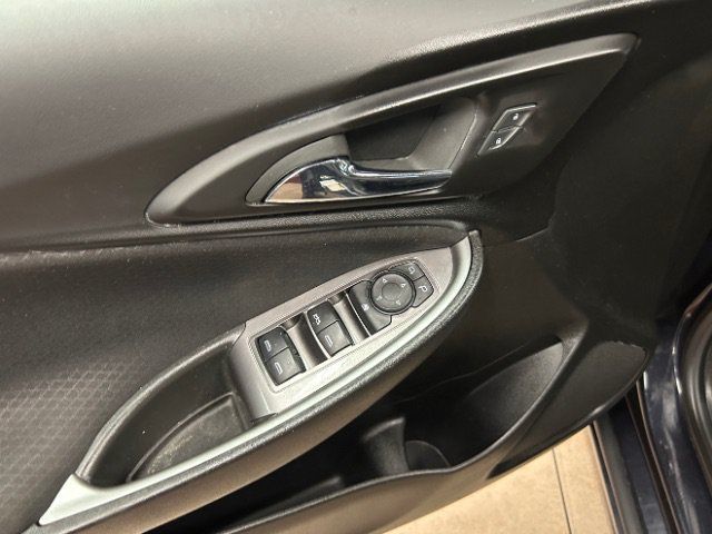 Used 2023 Chevrolet Malibu LT FWD image 14