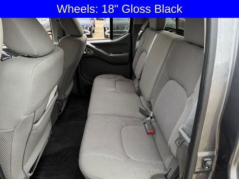 Used 2020 Nissan Frontier SV w/ Midnight Edition Floor Mats image 28