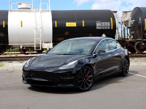 Used 2020 Tesla Model 3 Performance image 21