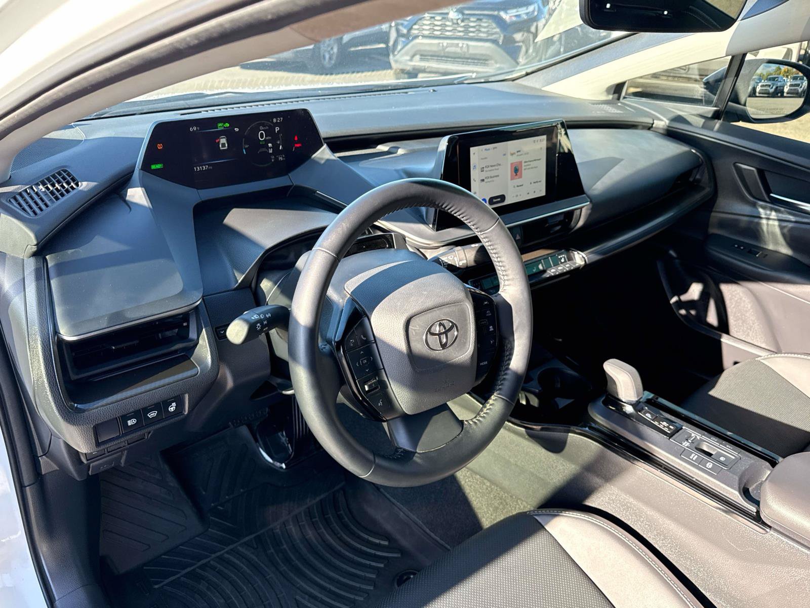 Used 2026 Toyota Prius Plug-In Hybrid FWD image 11