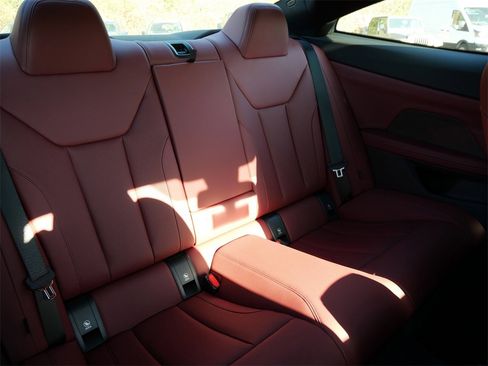 Used 2023 BMW 440i xDrive Coupe w/ Premium Package image 9