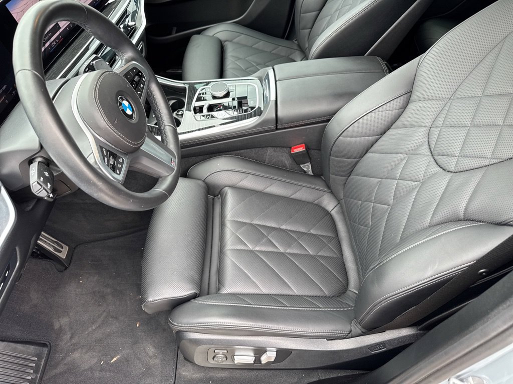 Used 2025 BMW X5 sDrive40i w/ M Sport Package RWD image 24