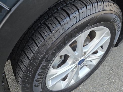 Used 2019 Ford Escape SE image 8