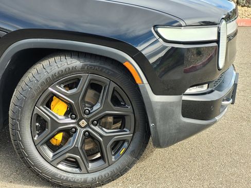 Used 2022 Rivian R1T Adventure image 16