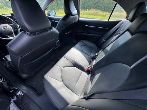 Used 2022 Toyota Camry XSE FWD image 12