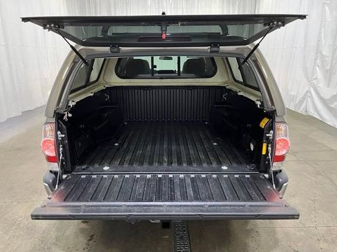 Used 2015 Toyota Tacoma PreRunner w/ TRD Off-Road Package RWD image 12