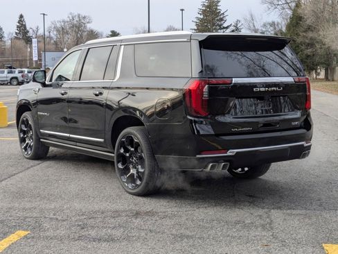 New 2026 GMC Yukon XL Denali w/ Denali Reserve Package image 5