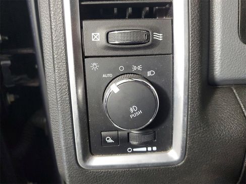 Used 2019 RAM 1500 Big Horn image 12