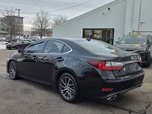 Used 2017 Lexus ES 350 w/ Luxury Package image 4
