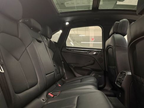 Certified 2026 Porsche Macan AWD/4WD image 24