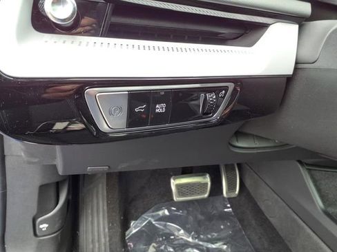 New 2025 Cadillac Optiq Luxury 1 image 28