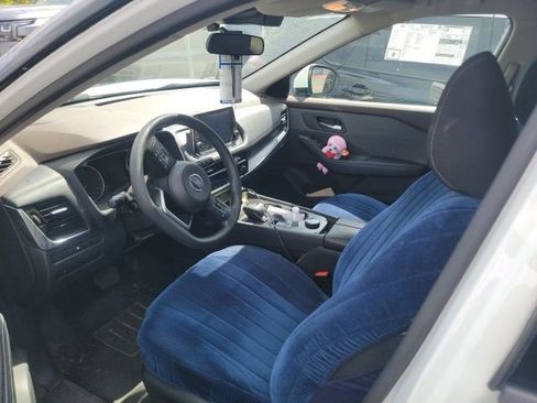 Certified 2021 Nissan Rogue SV image 6