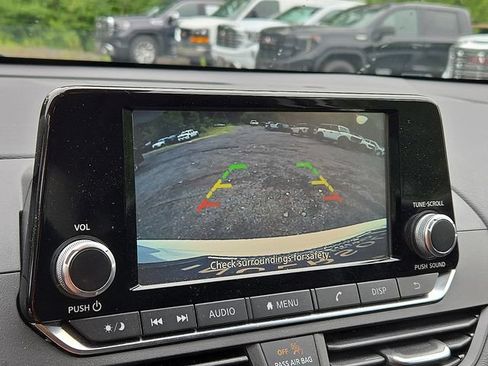 Used 2022 Nissan Altima 2.5 S FWD image 14