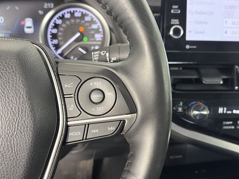 Used 2023 Toyota Camry XLE image 28