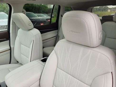 New 2026 Buick Enclave Avenir w/ Super Cruise Package AWD/4WD image 21