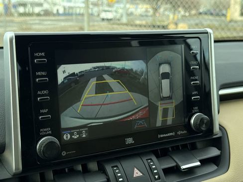 Used 2019 Toyota RAV4 Limited image 19