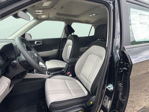 New 2026 Hyundai Venue SEL image 20